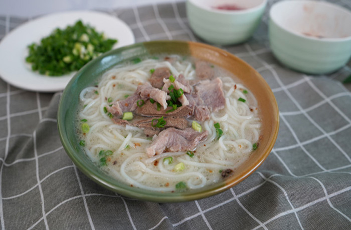 茄子河原味汤粉王培训